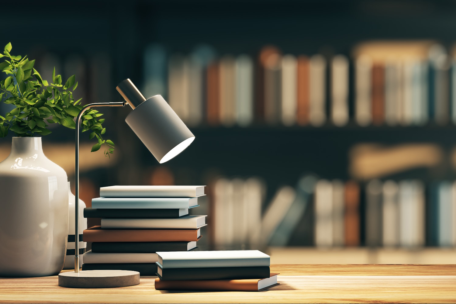Lámpara con libros en una mesa